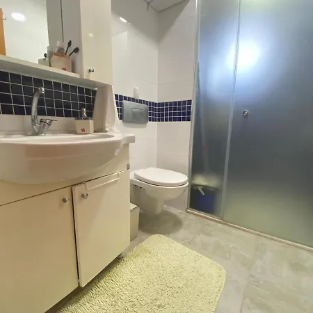 Cute 2+1 Apt With Common Pool - Centre Apartment *