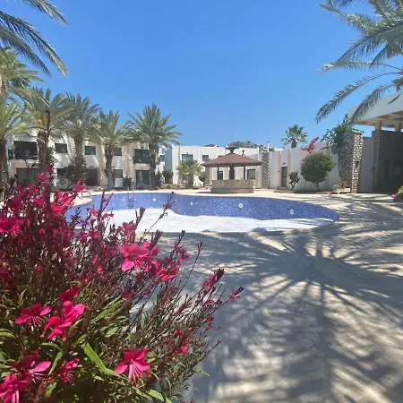 Cute 2+1 Apt With Common Pool - Centre Appartamento *