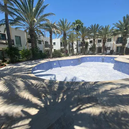 Cute 2+1 Apt With Common Pool - Centre Appartamento